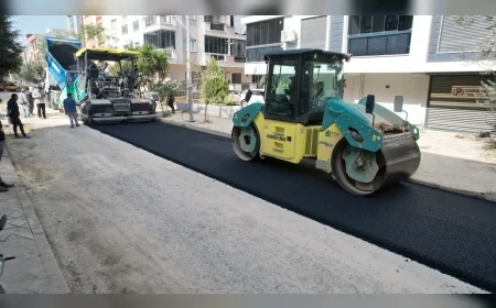 Manisa Büyükşehir Belediyesi Turgutlu Türkmen Yolu’nda 3 Bin Ton Sıcak Asfalt Serimiyle Ulaşım Konforunu Artırıyor!