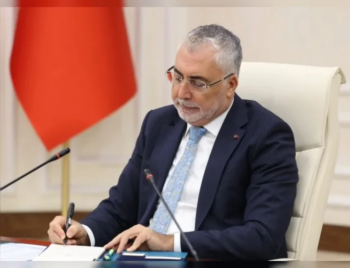 Çalışma ve Sosyal Güvenlik Bakanı Prof. Dr. Vedat Işıkhan: “Hak ve güvenceleri koruyan daha kapsayıcı bir çalışma hayatı oluşturacağız”