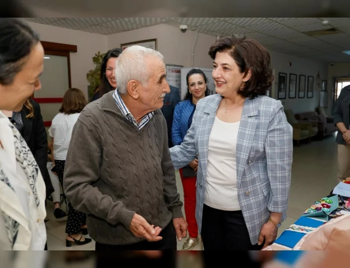 Adana Valisi Mustafa Yavuz’un eşi Süreyya Yavuz, Lezzet Festivali öncesi huzurevi sakinleriyle buluştu!
