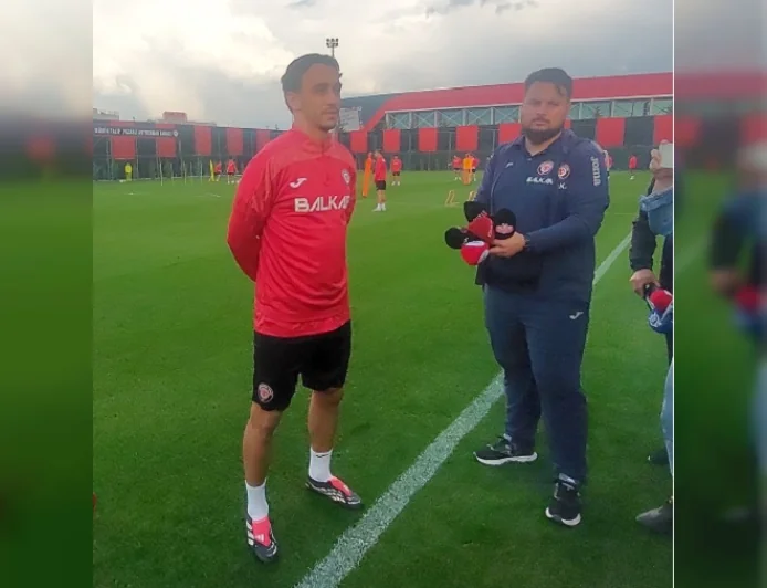 Arca Çorum FK’lı Gökhan Sazdağı: “Gaziantep Maçından Galibiyetle Ayrılmak İstiyoruz”