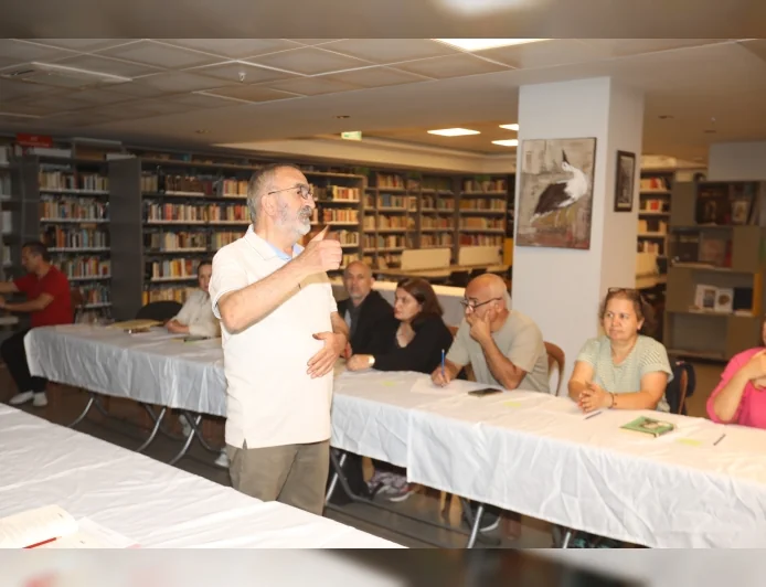 Efes Selçuk’ta Kitap Topluluğunun İlk Buluşmasında Sabahattin Ali’nin Kuyucaklı Yusuf Romanı Ele Alındı