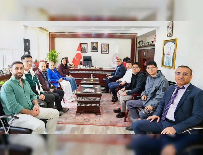 Çin Halk Cumhuriyeti Heyeti İzmir’de Kanatlı Eti Sektörünü ve İhracat Süreçlerini İnceledi