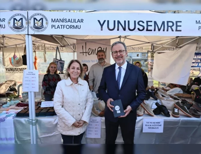 Yunusemre Halk Eğitimi Merkezi İzmir’de HEMAY Markasını Tanıttı, Protokol Üyelerinden Standa Yoğun İlgi