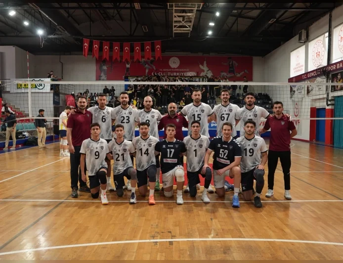 Düzce Belediyespor Erkek Voleybol Takımı Fenerbahçe Medicana’yı Set Vermeden Mağlup Ederek Ligde 3’te 3 Yaptı