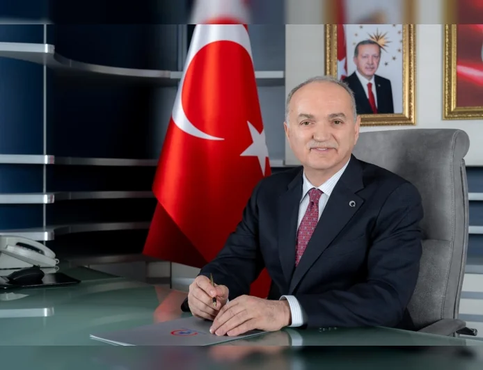 DÜZCE BELEDİYE BAŞKANI DR. FARUK ÖZLÜ: “EN YAKIN ÇALIŞMA ARKADAŞLARIMIZ MUHTARLARIMIZDIR”