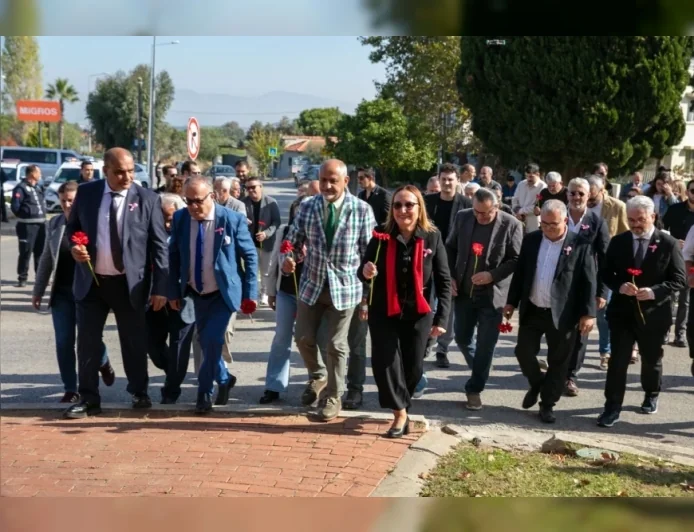 GÜZELBAHÇE’DE PROF. DR. AHMET TANER KIŞLALI KATLEDİLİŞİNİN 27. YILINDA CUMHURİYET DEĞERLERİ VE AYDINLANMA VURGUSUYLA ANILDI