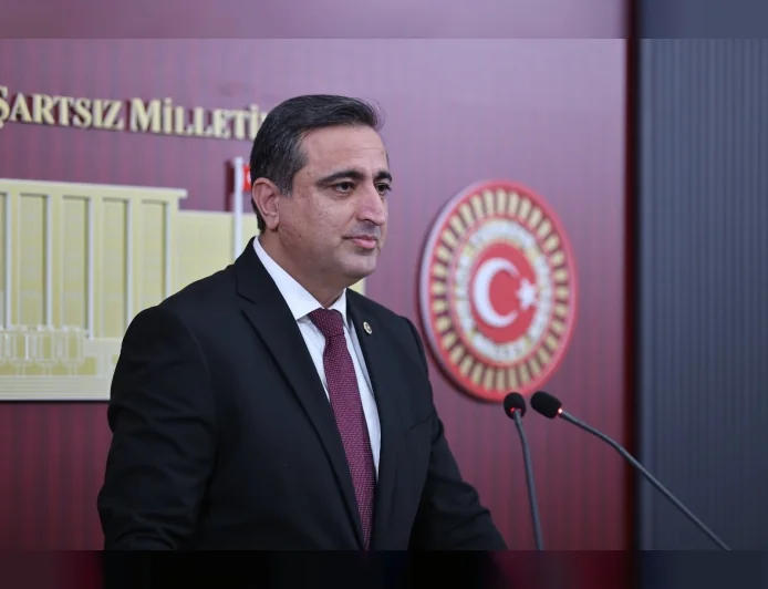 HÜDA PAR Batman Milletvekili Serkan Ramanlı: “İfade hürriyetine yönelik müdahaleler toplumun tek tipleşmesine yol açacaktır”