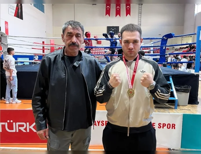 Nevşehir Belediyesi sporcuları Atatürk ve Cumhuriyet Muaythai Müsabakaları’nda şampiyonluk ve dereceler elde etti