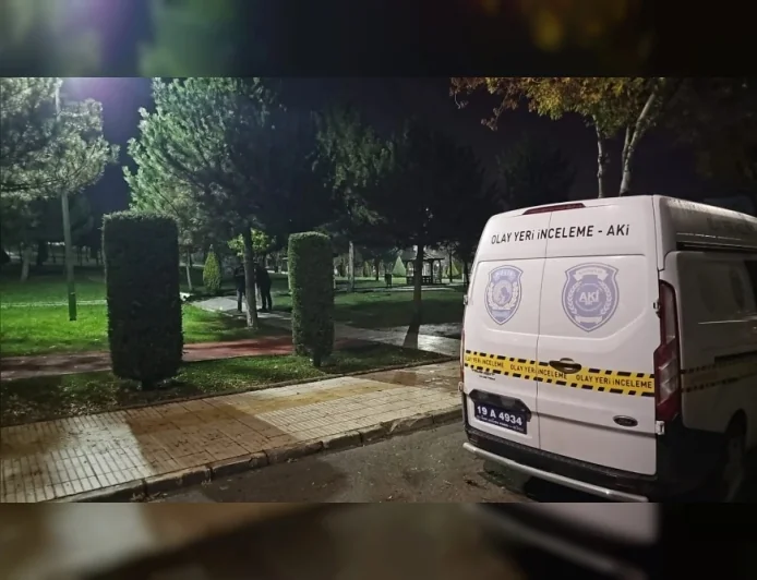 Çorum’da Parkta Pompalı Tüfekle Ateş Açan Genç, Husumetli Olduğu Kişi Tarafından Bıçaklandı