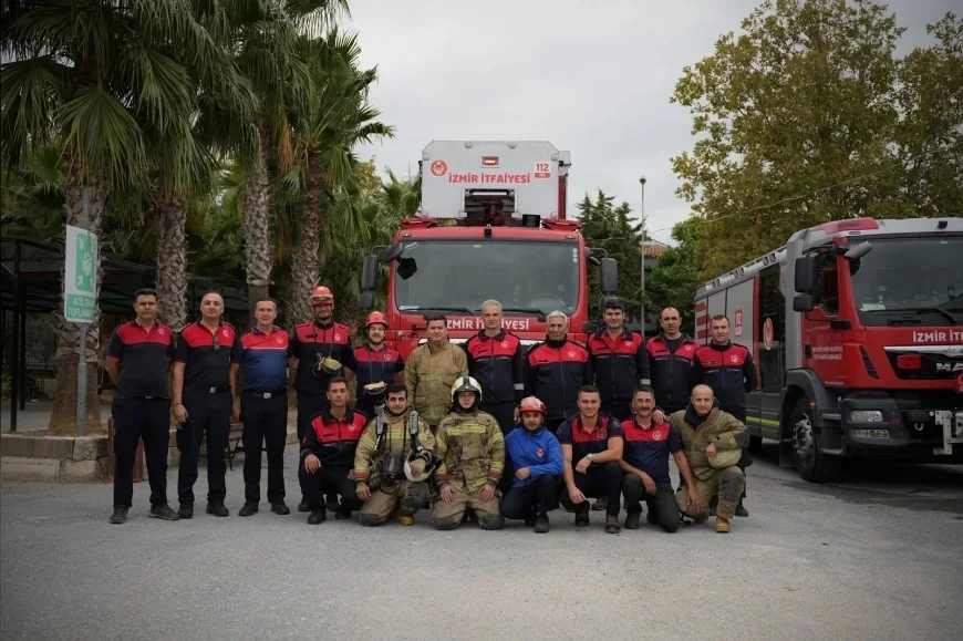 İzmir Büyükşehir Belediyesi İtfaiyesinden Urla’da öğrencilere yangın ve afet eğitimi