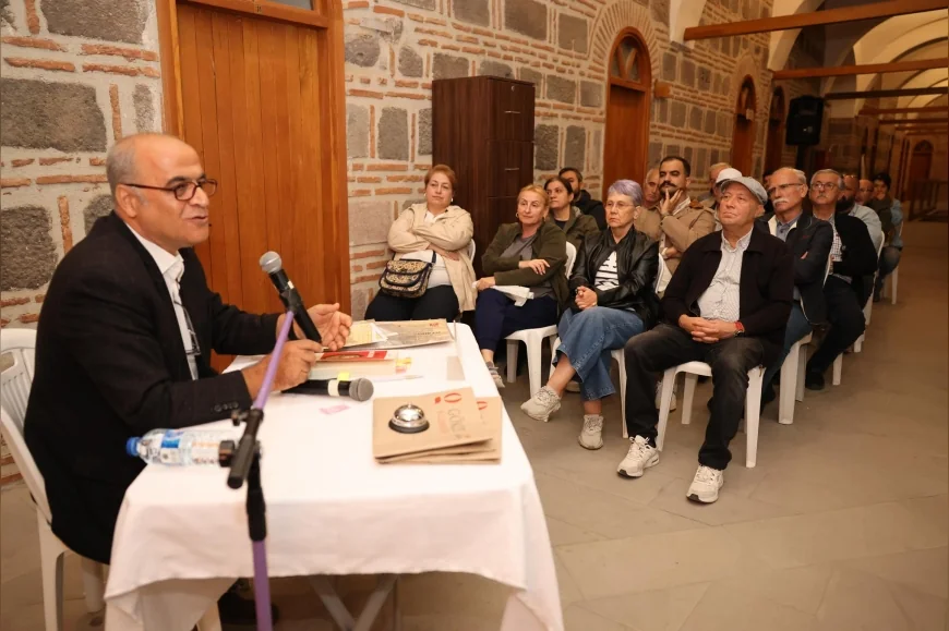 Şehzadeler Belediyesi’nin desteklediği Şiir Evi Etkinlikleri’nde “Tarzan ve Manisa” söyleşisi düzenlendi