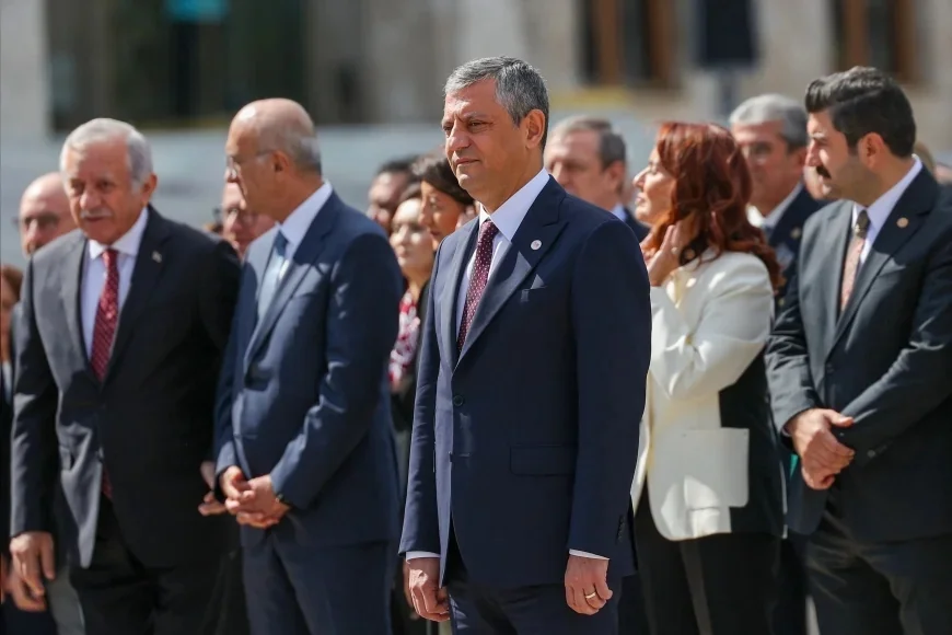 YENİ Parti Genel Başkanı Özgür Özel: “Mağduru siyasi tutumuna göre ‘hırsız’ ya da ‘masum’ diye nitelendirmek ikiyüzlülüktür”