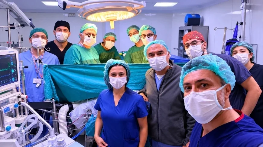 Ege Üniversitesinde 12 saatte iki organ nakliyle iki hastaya yeni yaşam umudu