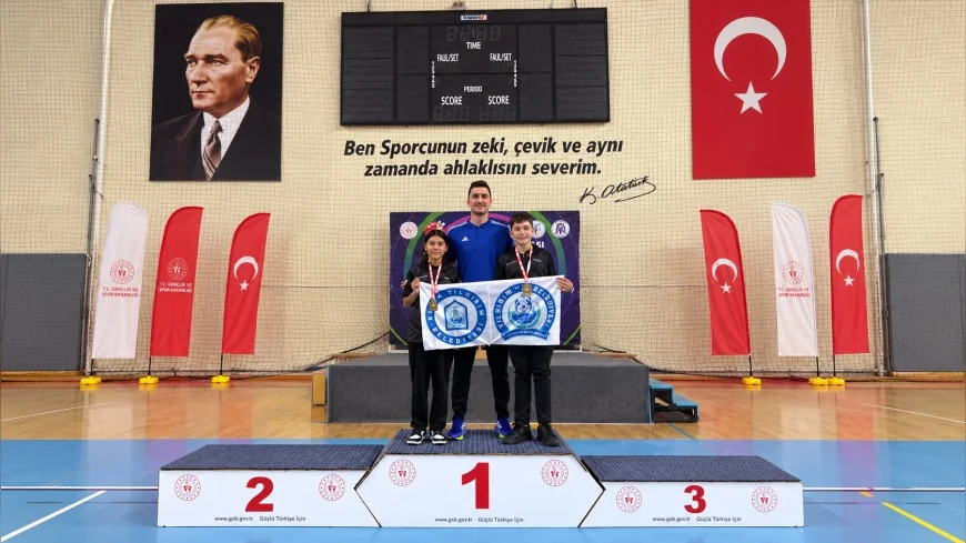 Yıldırım Belediyesporlu genç dartçılar Türkiye Şampiyonası’ndan 4 madalyayla döndü