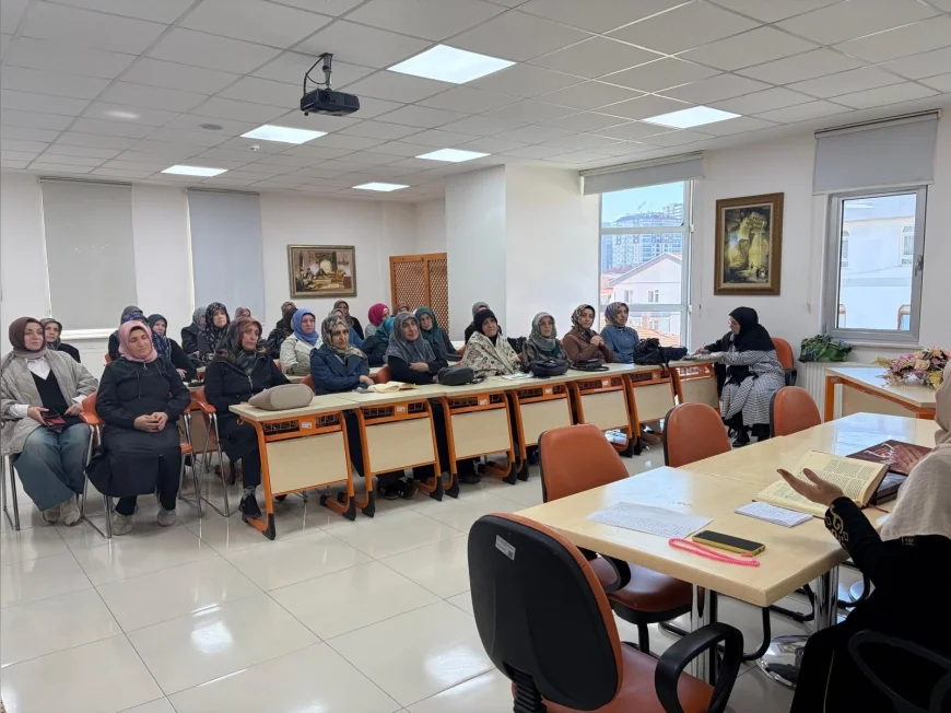 Pursaklar Belediye Başkanı Ertuğrul Çetin: “Hanım Evlerimizi kadınların öğrendiği, ürettiği ve yeteneklerini geliştirdiği yaşam alanları olarak değerlendiriyoruz”