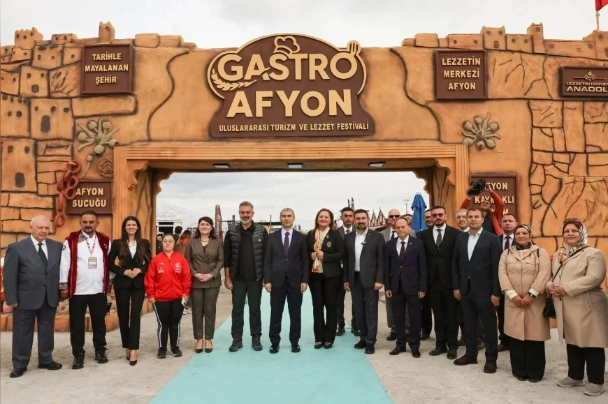 Afyonkarahisar Belediye Başkanı Burcu Köksal: “247 metre 68 santimetrelik soframızla Guinness Dünya Rekoru’nu kırdık”