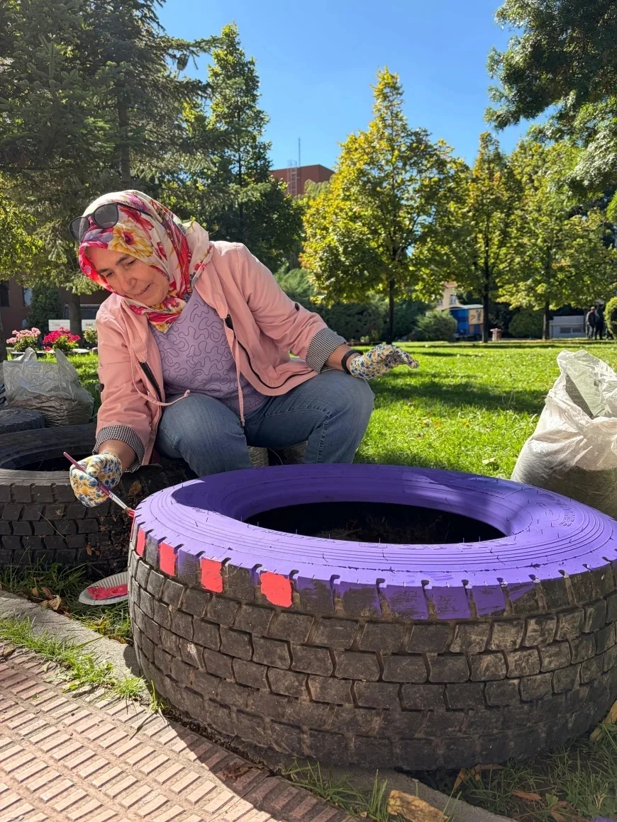 Eskişehir’de çocukluk anıları ESMEK atölyesinde rengârenk bir bahçeye dönüştü