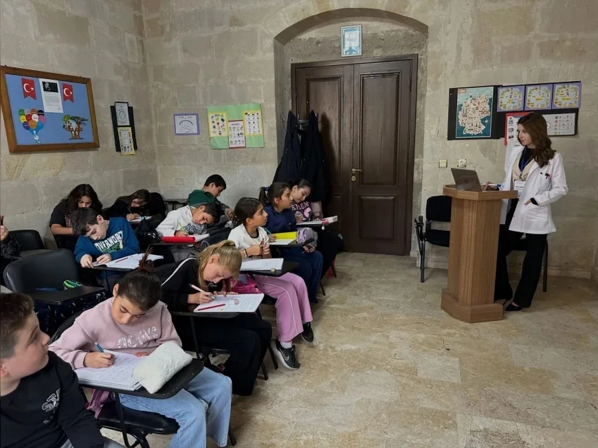 Nevşehir’de Gönüllü Eğitim Merkezi 250 Öğrenciyi Bilimden Sanata Ücretsiz Kurslarla Buluşturuyor