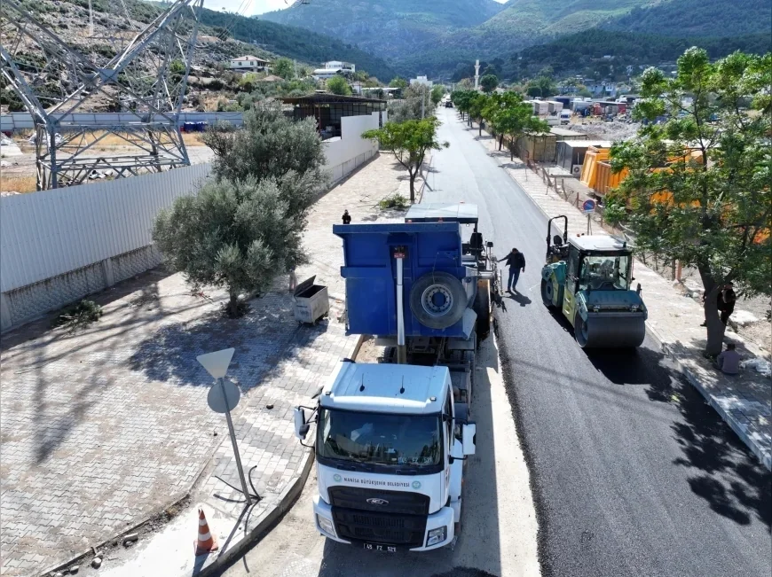 Manisa Büyükşehir Belediye Başkanı Besim Dutlulu: “Manisa’nın 17 ilçesinde hiç durmadan çalışmaya devam edeceğiz”