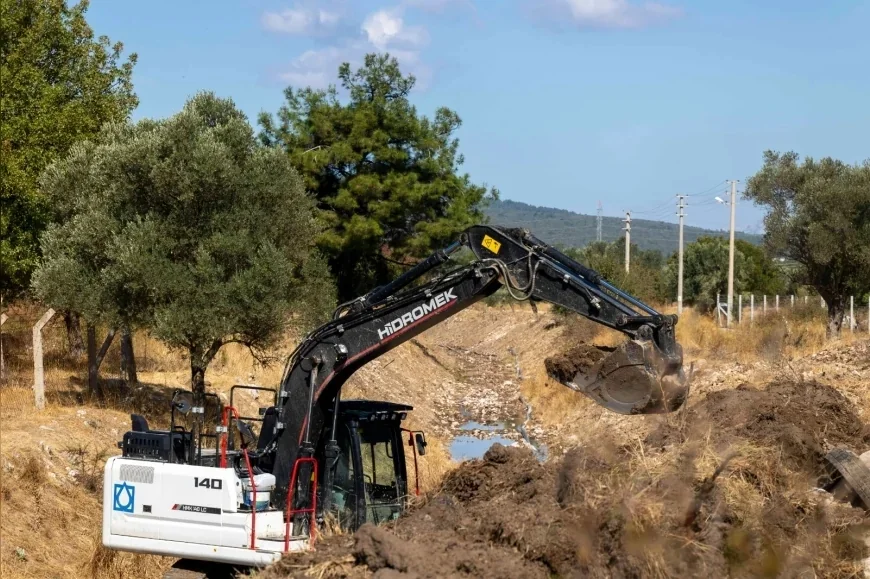 İzmir’de turizm sezonunun ardından kış hazırlığı hızlandı, İZSU beş ilçede 399 kilometre kanal temizledi