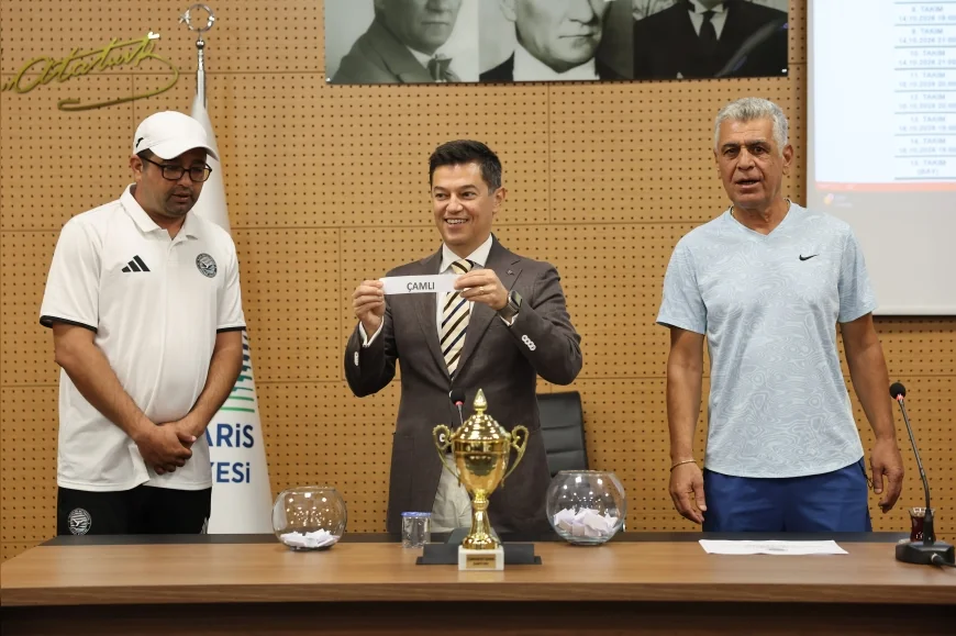 Marmaris’te 29 Ekim Cumhuriyet Kupası için kuralar çekildi, mahalle takımlarının fikstürü belirlendi
