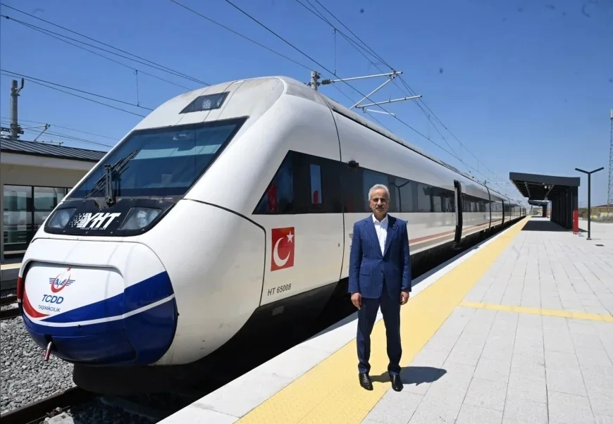 Ulaştırma ve Altyapı Bakanı Abdulkadir Uraloğlu: “Hızlı tren ağına doğrudan bağlı il sayımızı 11’den 14’e çıkaracağız”