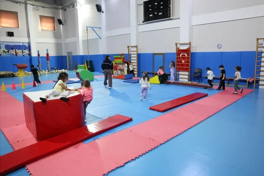 Tepebaşı’nda çocuklar jimnastikle spora başlıyor, eğitimler üç farklı yaş grubunda sürüyor