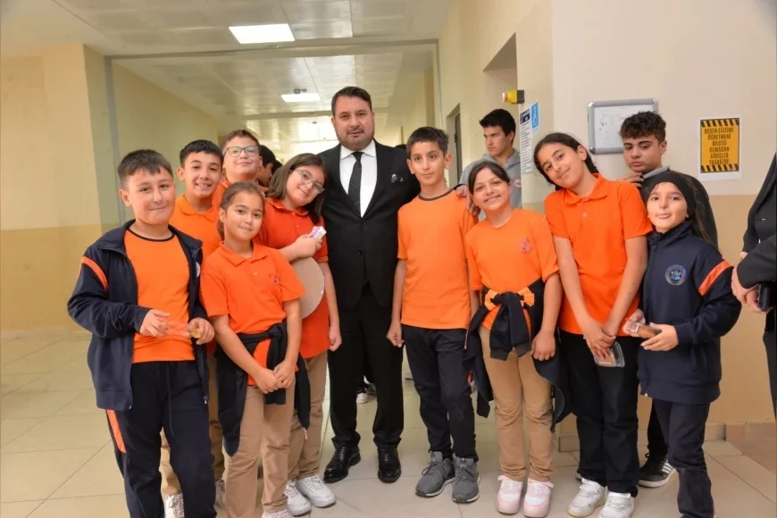 Kahramankazan Belediye Başkanı Selim Çırpanoğlu: “Gazze’de Yaşanan Acılara Sessiz Kalmayan Öğrencilerimizi Gönülden Kutluyorum”