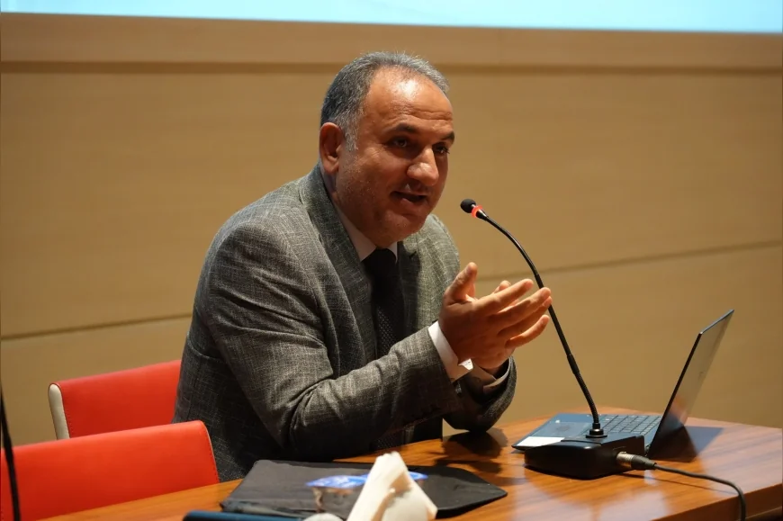 İzmir Bakırçay Üniversitesi’nde Prof. Dr. Kudret Bülbül: “Terörsüz Türkiye Bölgesel Barışa Katkı Sunabilir”