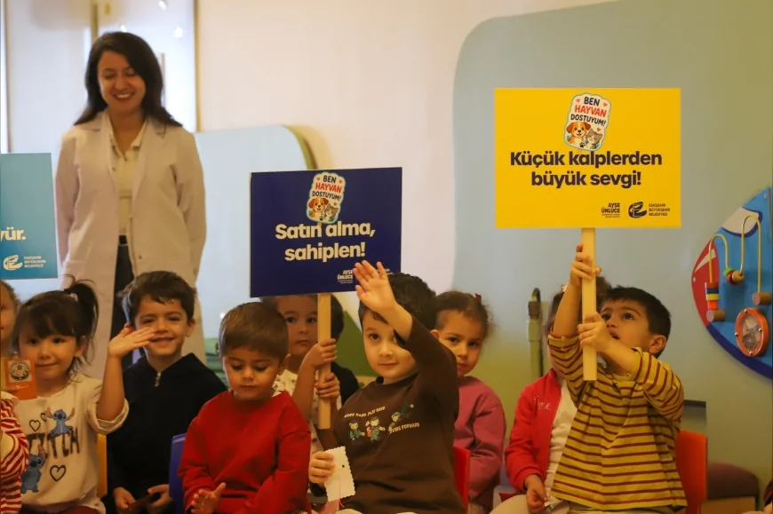 Eskişehir Büyükşehir Belediyesi Minik Öğrencilere Hayvan Sevgisini ve Sahiplenme Bilincini Anlattı