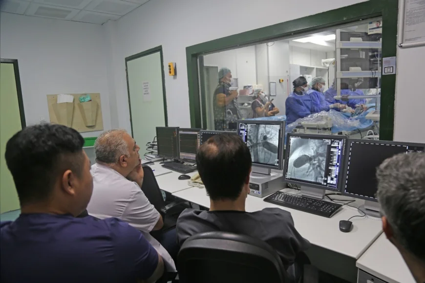 Diyarbakır Gazi Yaşargil Eğitim ve Araştırma Hastanesinde İki Çocuk Hastaya İleri Teknolojiyle Pulmoner Kapak İmplantasyonu Yapıldı