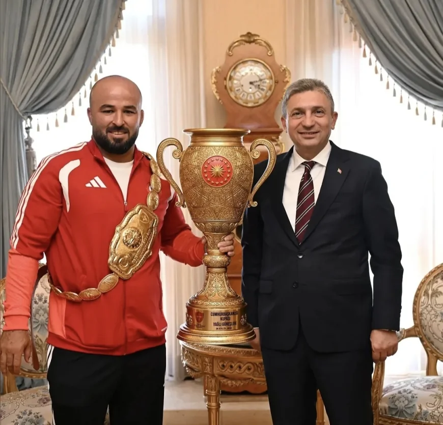 Başpehlivan Orhan Okulu’ndan Antalya Valisi Hulusi Şahin’e Şampiyonluk Ziyareti