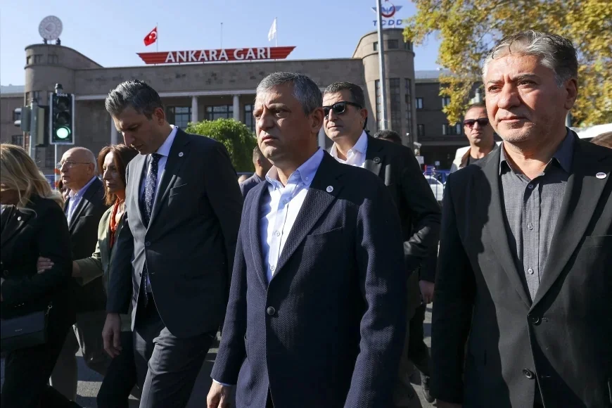 YENİ Parti Genel Başkanı Özgür Özel: “Fon krizi bir devlet krizidir, iktidar değiştiği gün 10 Ekim dosyası açılacak”