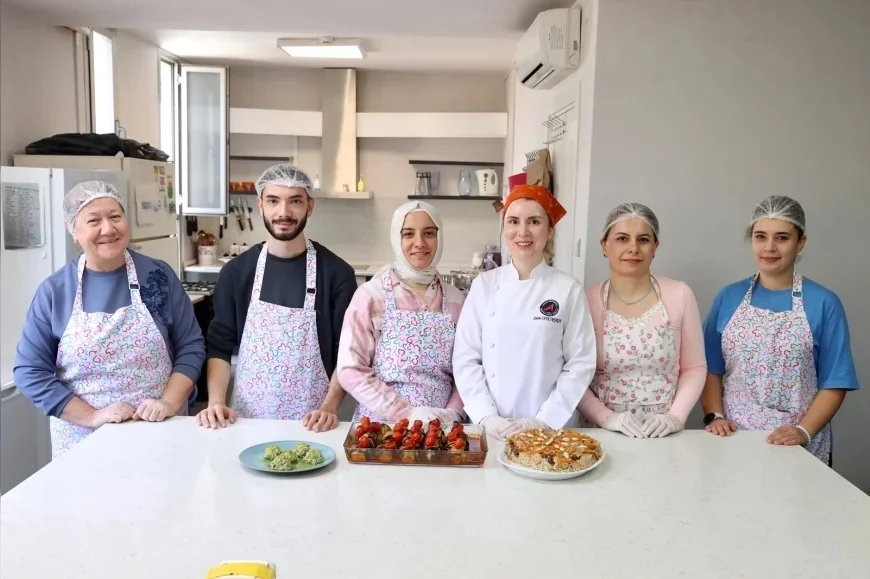 Buca Belediyesi’nin Aşçılık Kursları Vatandaşlara Meslek ve İstihdam Kapısı Açıyor