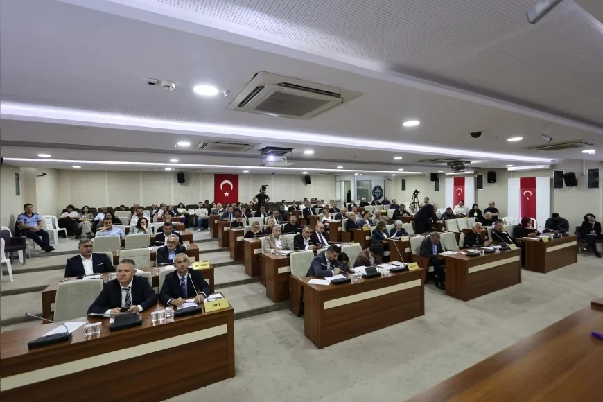 Karabağlar Belediye Meclisi’nde 2027 Performans Programı Oy Çokluğuyla Kabul Edildi, Bütçe Görüşmeleri 19 Ekim’e Kaldı