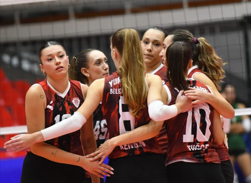 Yunusemre Belediyespor Kadın Voleybol Takımı 2-1 Geriden Gelerek Gelişim Koleji’ni 3-2 Mağlup Etti