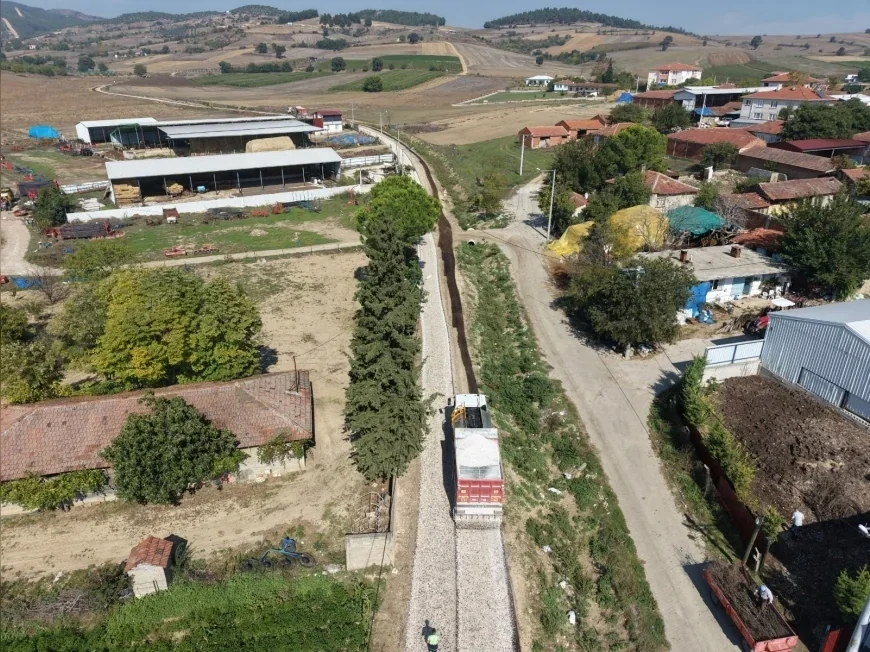 Bursa Büyükşehir Belediyesi Yenişehir’de Üç Mahallenin Ulaşımını 5 Kilometrelik Yol Yenileme Çalışmasıyla Güçlendirdi