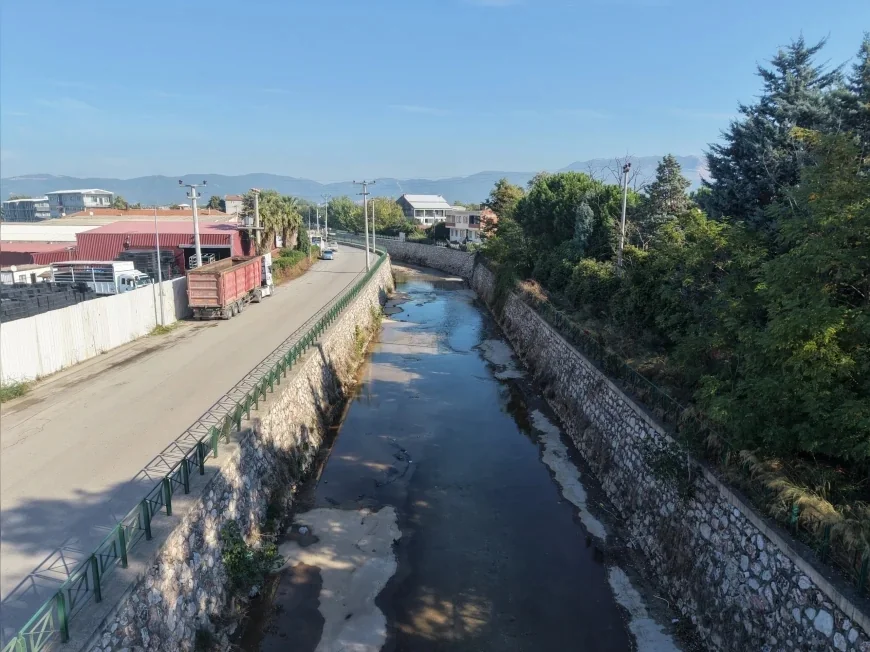 Bursa Büyükşehir Belediyesi Dört İlçede Dere Temizliğini Hızlandırdı, Sel Riskine Karşı Önlemler Artırıldı