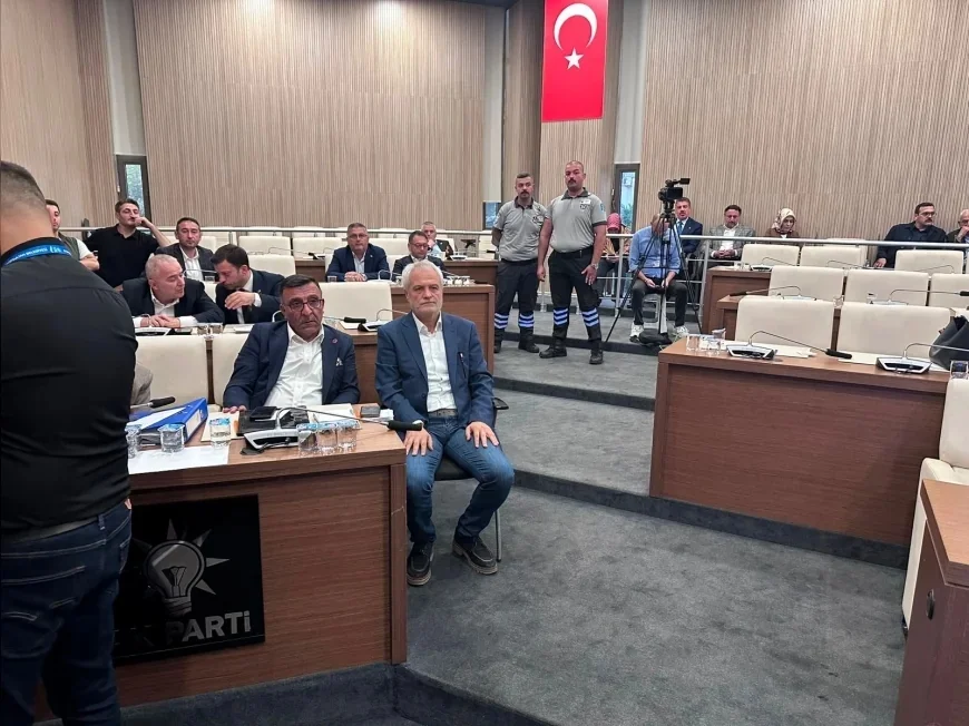 AK Parti Eyüpsultan İlçe Başkanlığı Seçim Görüntülerini Yayımladı: CHP'li Üyelere Baskı İddiası Gündemde