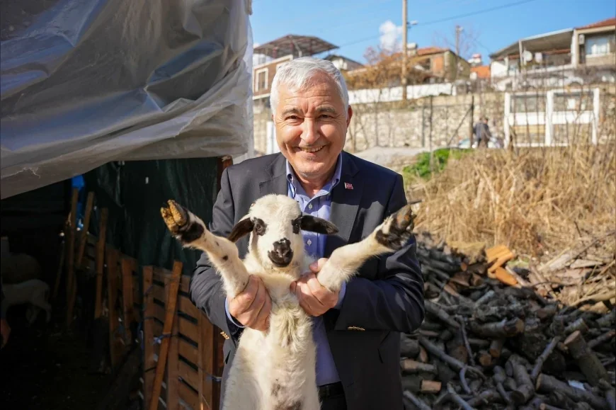 Kemalpaşa Belediye Başkanı Mehmet Türkmen: “Üreticimizin Emeğine Sahip Çıkmaya Devam Edeceğiz”