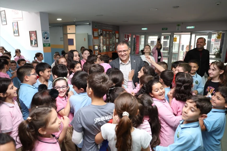 Derince Belediye Başkanı Av. Sertif Gökçe, Sınıf Başkanının Seçim Vaadini Gerçeğe Dönüştürdü