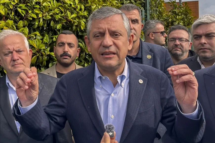 YENİ Parti Genel Başkanı Özgür Özel: “Kimse umutsuzluğa kapılmasın, birilerinin sonu geldi, biz daha yeni başlıyoruz”