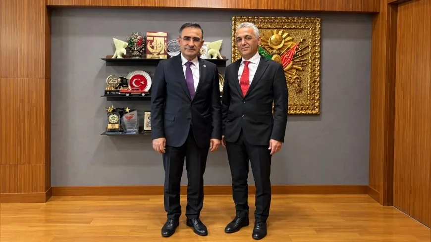 HEKİMSEN Genel Başkanı Uzm. Dr. Adil Kurban, Milletvekili Dr. Hasan Arslan ile Hekimlik Meslek Kanunu’nu Görüştü