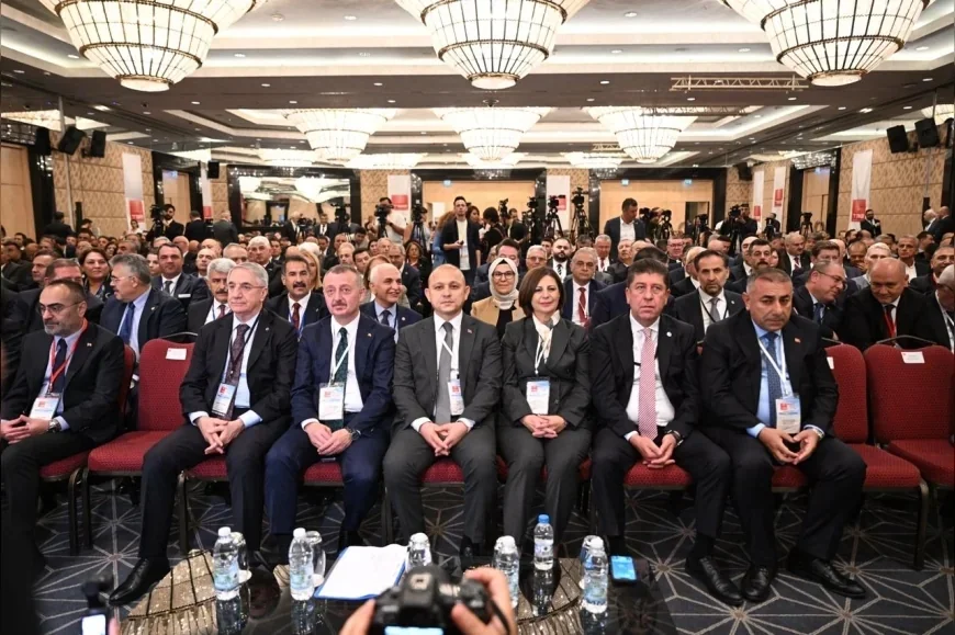 Türkiye Belediyeler Birliği Başkan Vekilliği İçin Seçim Başladı: Ayşe Ünlüce ve Tahir Büyükakın Yarışıyor