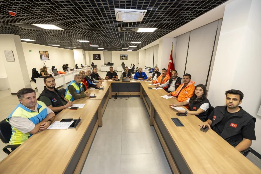 Mersin Büyükşehir Belediyesi ve MESKİ Kuvvetli Yağışlara Karşı Teyakkuzda: 13 İlçede 350 Personel Sahada