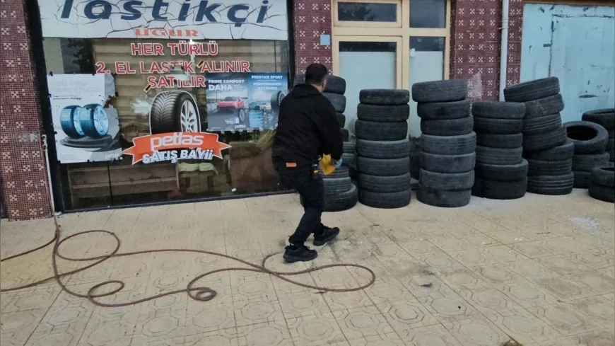 Çorum’da Polise Sığınan Gencin Babasına Ait Oto Lastik Tamirhanesi Pompalı Tüfekle Kurşunlandı