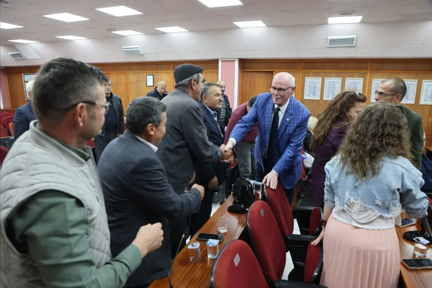 Odunpazarı Belediye Başkanı Kazım Kurt: “Köyleri Mahalle Yapıyorlar Ama Yol Yok, Okul Yok, Cami Yok