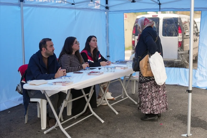 Maltepe Belediyesi Sosyal Yardım Hizmetlerini Zümrütevler Mahallesi’ne Taşıdı: 18 Mahallede Saha Çalışması Sürecek