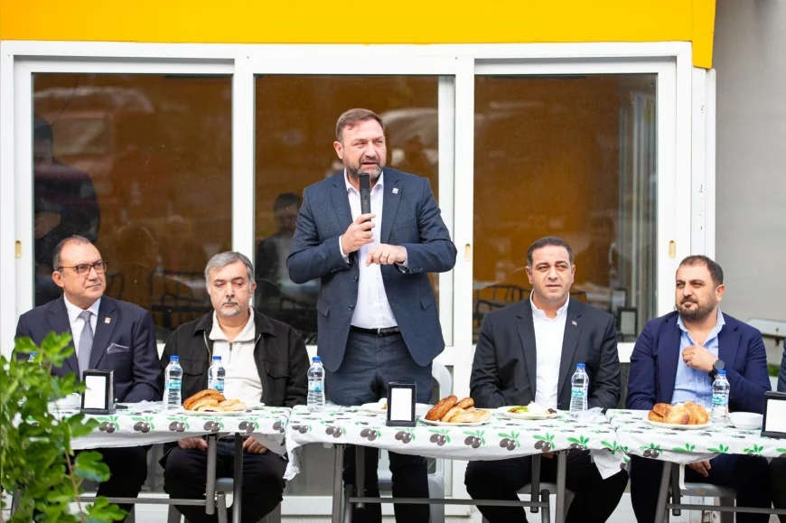 CHP İzmir İl Başkanı Utku Gümrükçü ve Narlıdere Belediye Başkanı Erman Uzun’dan Esnafa Ziyaret: “Her Koşulda Yanınızdayız”