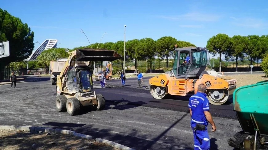 İzmir Büyükşehir Belediyesi Kuzey İlçelerinde Yol Yenileme Çalışmalarını Hızlandırdı: 16 Kilometrelik Turizm Yolunda Sona Gelindi
